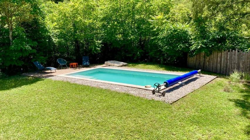 Location de vacances pour 4 personnes, avec jardin et vue ainsi que terrasse et piscine à Rochecolombe - 3