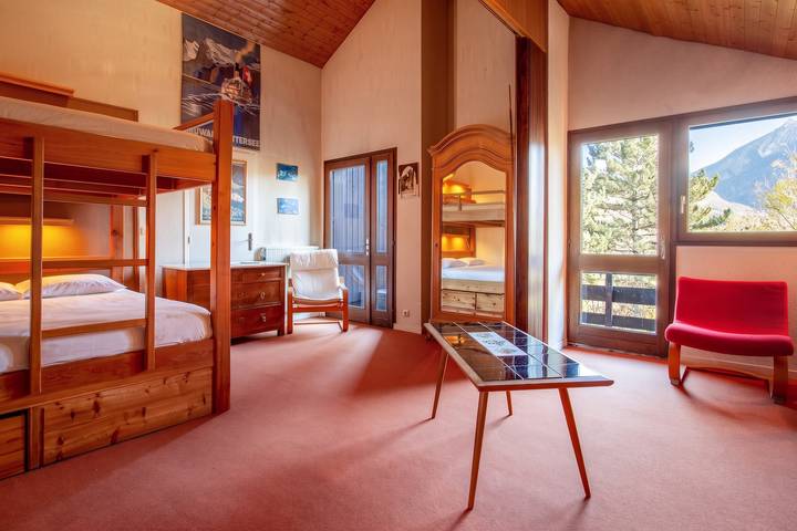 Chalet confortable à Briançon avec vue sur montagne in Briançon, Serre Chevalier