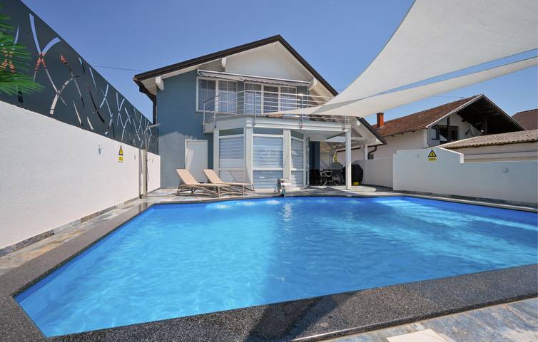 Gemütliche 1-Zimmer-Wohnung mit Pool, Terrasse und WLAN in Bjelovar-Bilogora