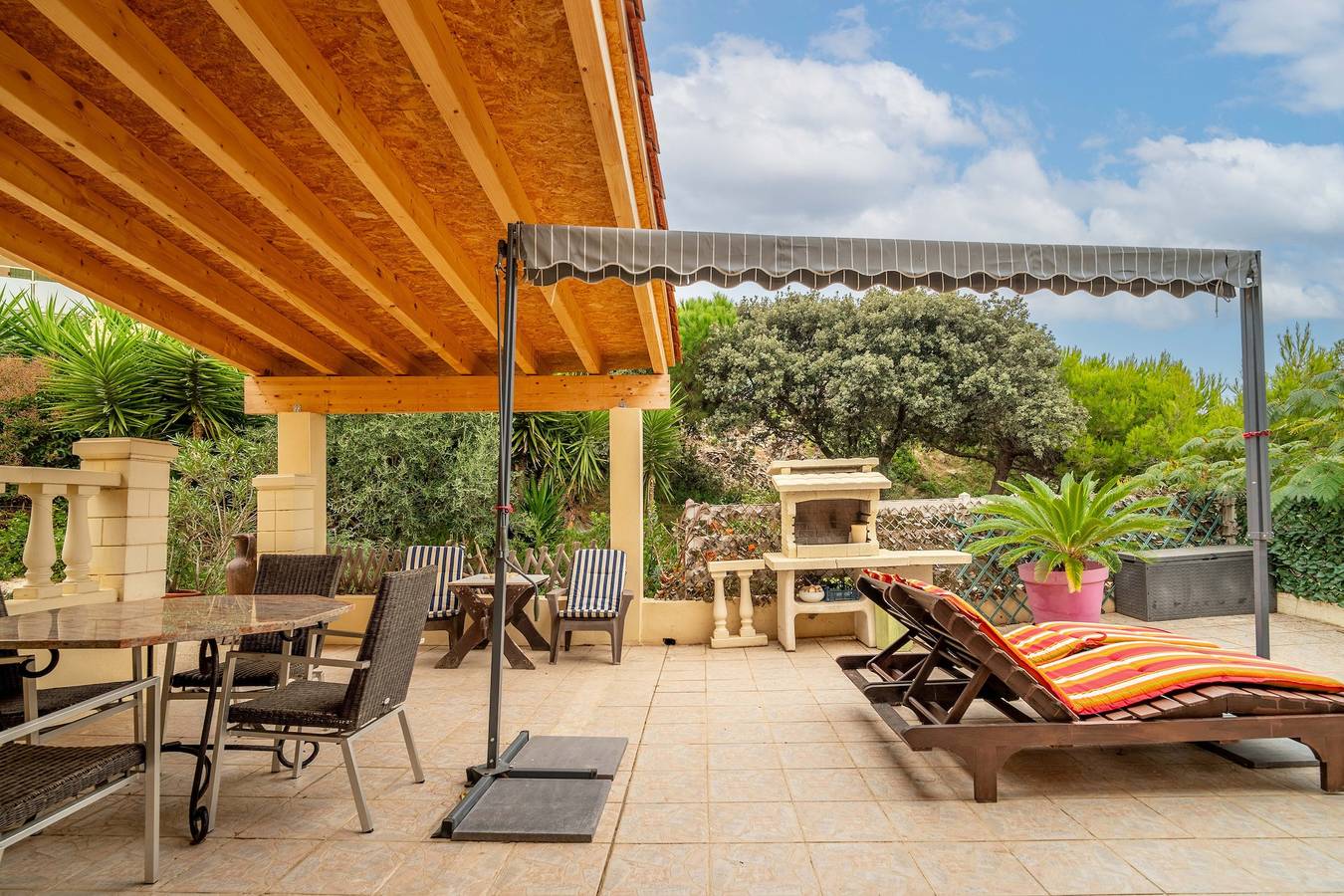 Ganze Wohnung, Ferienwohnung 'Le Grand Lapin Blanc' mit Meerblick, privater Terrasse und Wi-Fi in Saint Pierre la Mer, Fleury