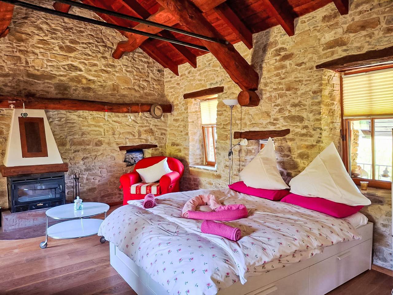 Piccola casa romantica in Mombarcaro, Langhe