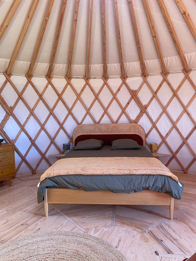 Tente pour 3 personnes, avec vue ainsi que terrasse et jardin en Haute-Loire