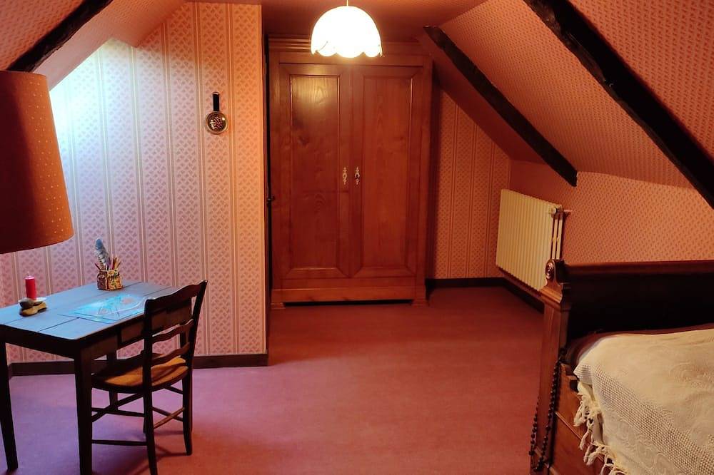 Maison Bretonne sur Grand Parc Arboré a 10 Minutes de la Côte in Plélo, Côte de Goëlo