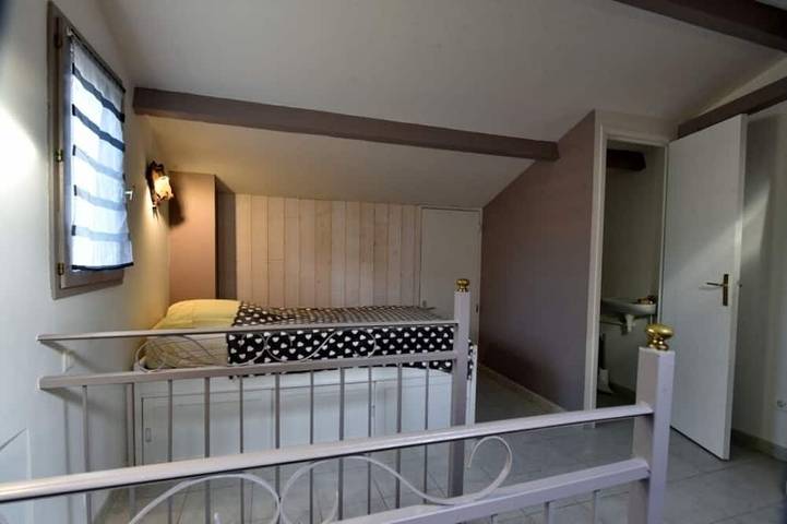 Location de vacances pour 3 personnes, avec piscine ainsi que terrasse et jardin à Seillons-Source-d'Argens - 4