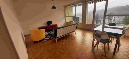 Gîte pour 4 personnes, avec jardin et vue, animaux acceptés à Fontaines-sur-Saône