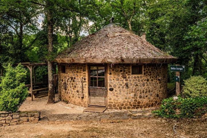 Gîte pour 4 personnes, avec bassin pour enfant à Saint-Amand-de-Coly - 3