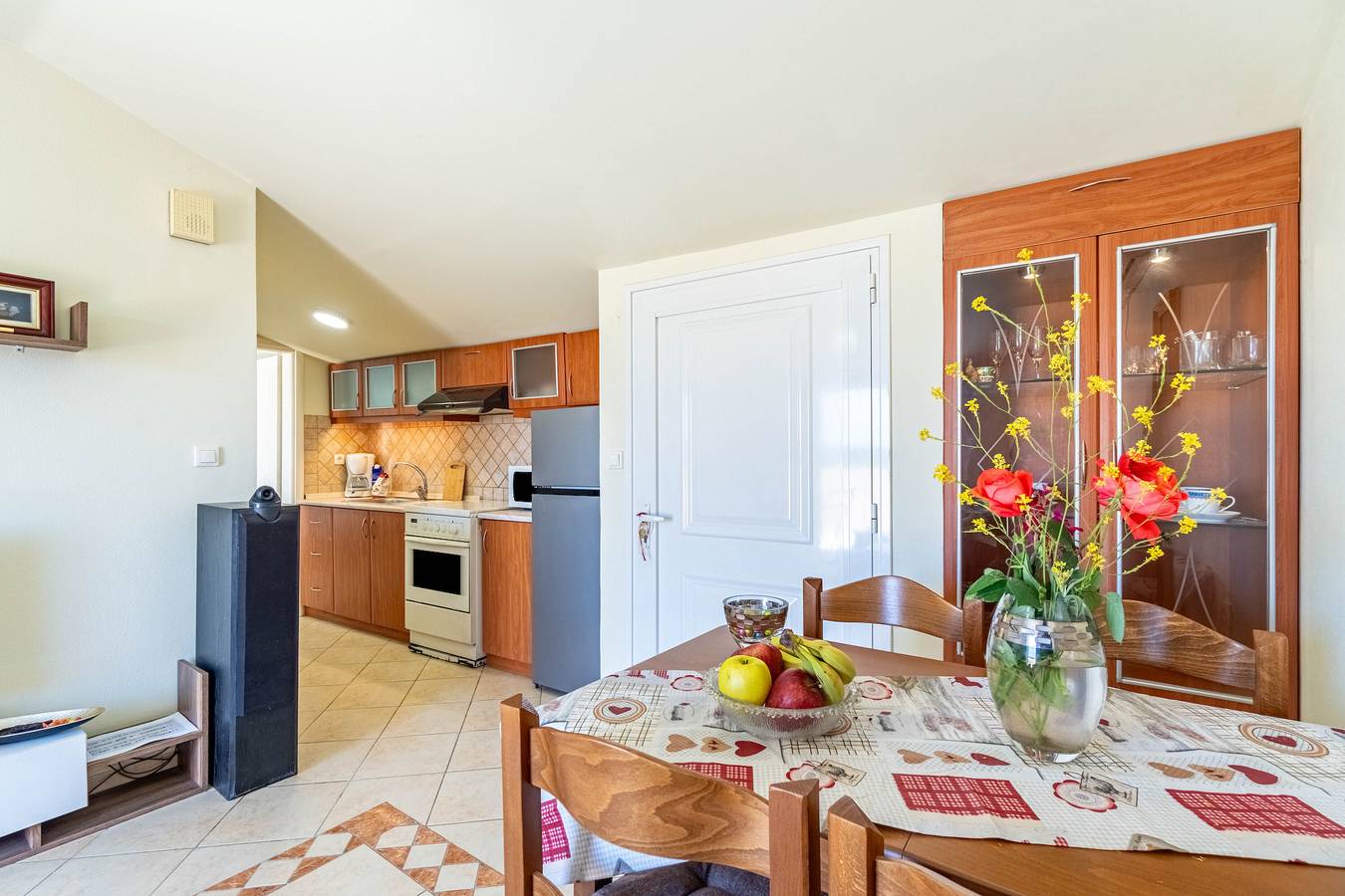 Entire apartment, Apartment "Soffitta Bampina" close to the Beach with Balcony in Corfu