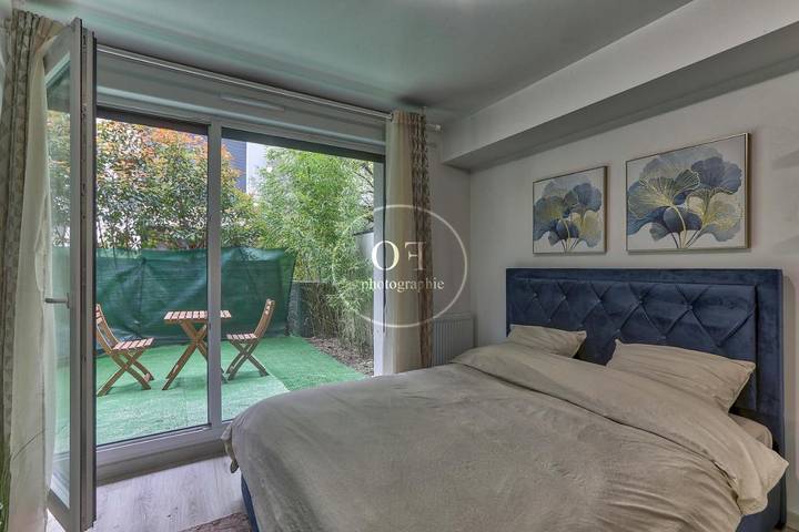 Gîte pour 2 personnes, avec Terrasse ainsi que Jardin et Vue à Romainville - 2