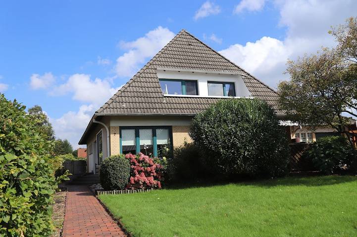 Ferienhaus für 8 Personen, mit Balkon und Terrasse sowie Garten und Pool