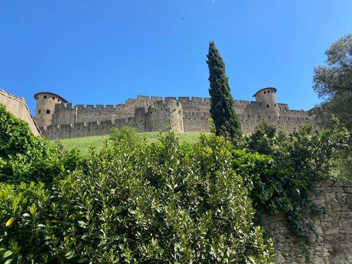 Location de vacances pour 2 personnes, avec Terrasse et Jardin dans Cite Medievale