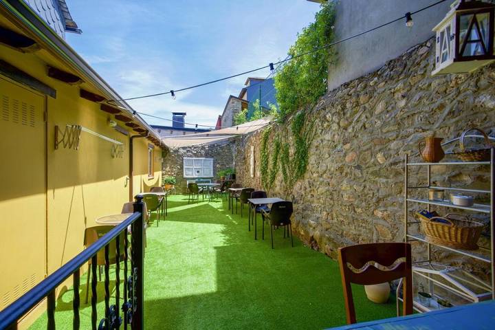 Gîte pour 2 personnes, avec vue et terrasse, adapté aux familles à Villafranca del Bierzo - 3