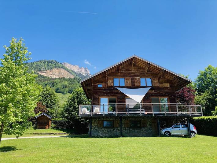 Gîte pour 8 personnes, avec Terrasse ainsi que Jardin et Vue