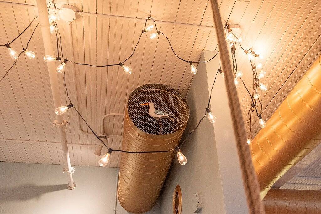 Ganze Wohnung, Downtown Lake Geneva Glamping Loft Walk to Lake Bar Kitchen Swings Sleeps 12 in Lake Geneva (WI), Walworth County