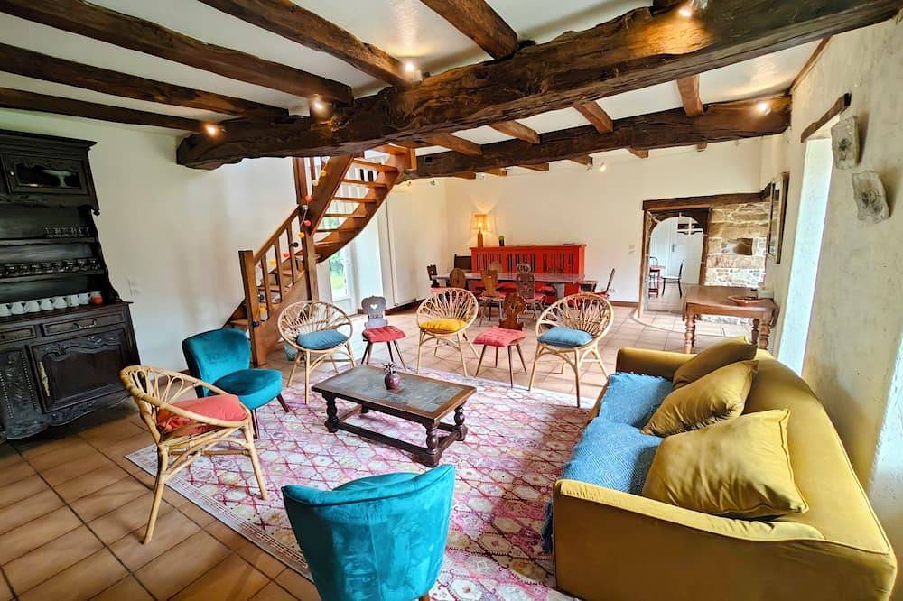 Location De Vacances pour 15 Personnes dans Plougasnou, Région de Morlaix