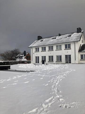 Location de vacances pour 9 personnes, avec vue ainsi que jardin et piscine à Theux - 4