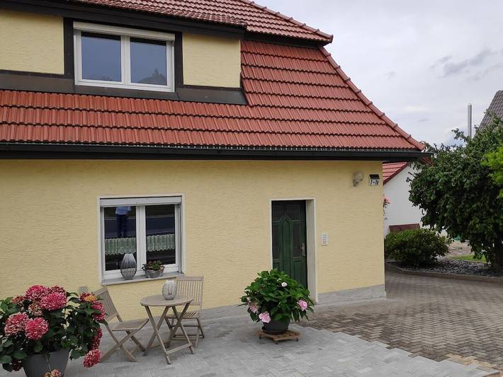 Ferienhaus für 6 Personen, mit Balkon und Terrasse sowie Garten