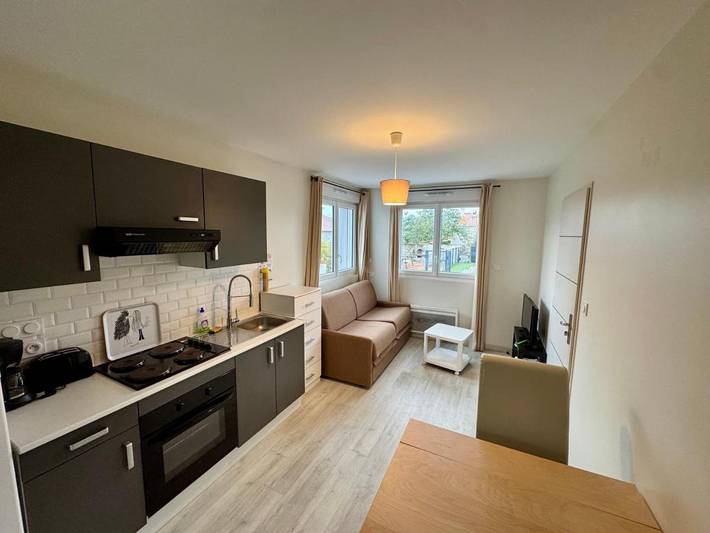 Gîte pour 2 personnes, avec piscine ainsi que vue et terrasse, animaux acceptés à Vendrennes - 2