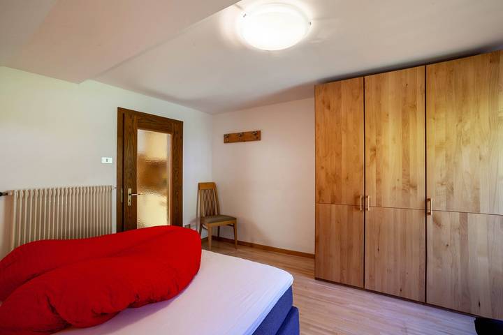 Entire apartment, Apartment "Rieglhof Kükennest" with Mountain View, Garden & Wi-Fi in Graun, South Tyrol