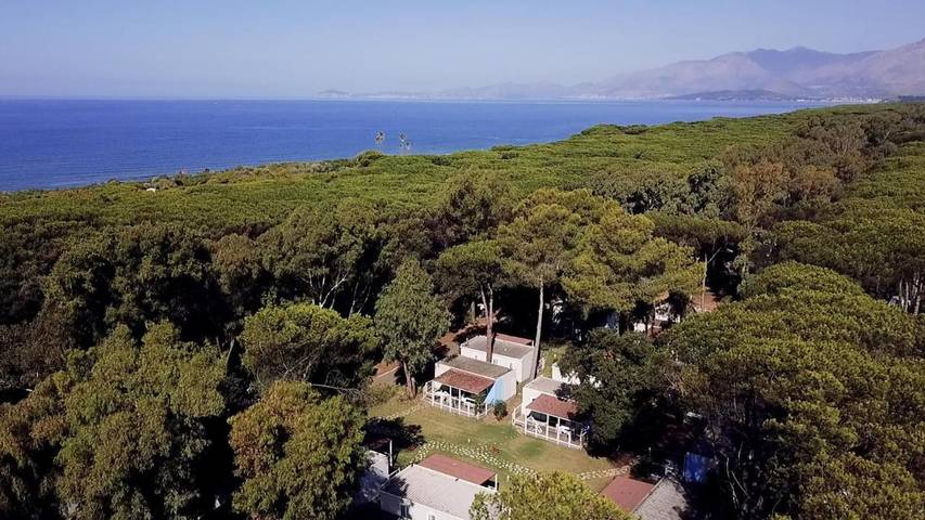 Campeggio per 5 persone, con terrazza e giardino nonché piscina - 1