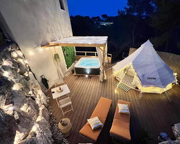 Tente pour 2 personnes, avec Jacuzzi ainsi que Terrasse et Vue