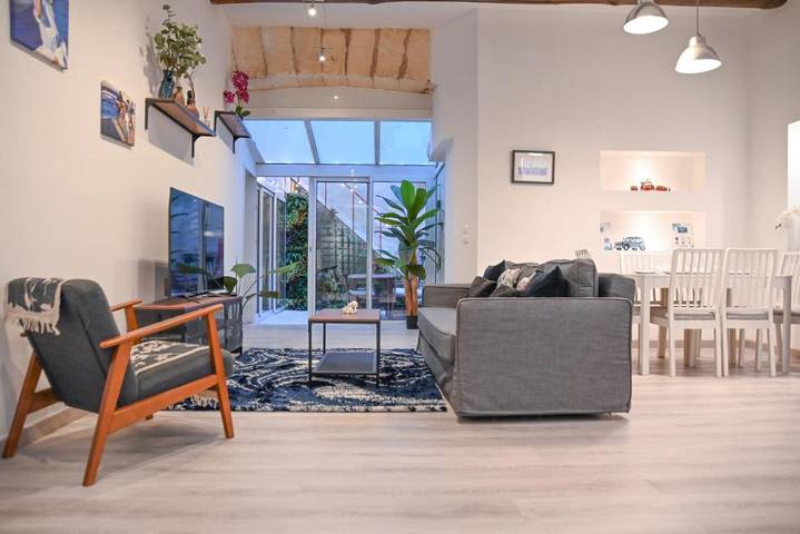 Gîte pour 4 personnes, avec terrasse et jardin dans Abbaye Saint Victor De Marseille