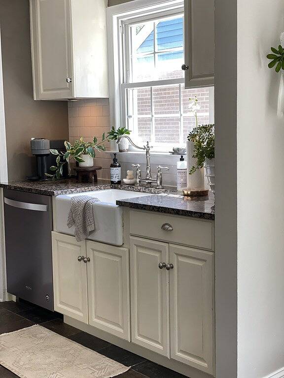 Luxury bungalow-walk to Beaumont hospital in Oakland County