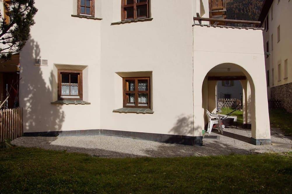 Ganze Wohnung, Ferienwohnung Zernez für 1 - 4 Personen mit 2 Schlafzimmern - Ferienwohnung in Zernez, Unterengadin