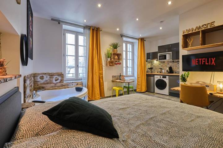 Gîte pour 2 personnes, avec jacuzzi dans Office De Tourisme De Carcassonne - 4