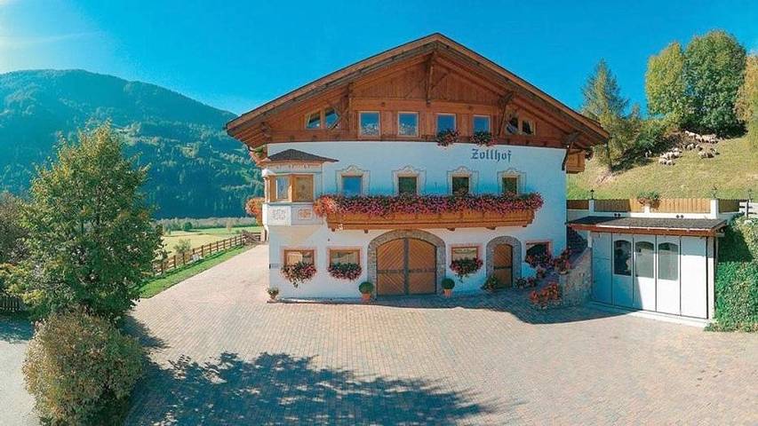 Ferienwohnung für 6 Personen, mit Balkon und Terrasse sowie Garten und Ausblick in Sterzing