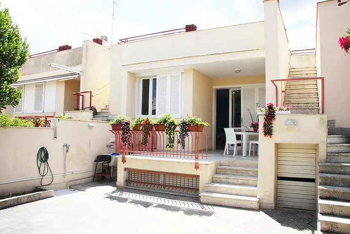 Casa de vacaciones para 10 personas, con jardín y vistas - 1