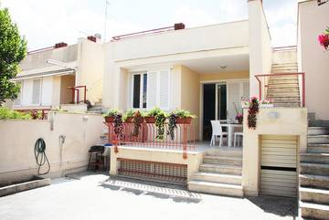 Ferienhaus für 10 Personen, mit Garten und Ausblick in Santa Maria al Bagno