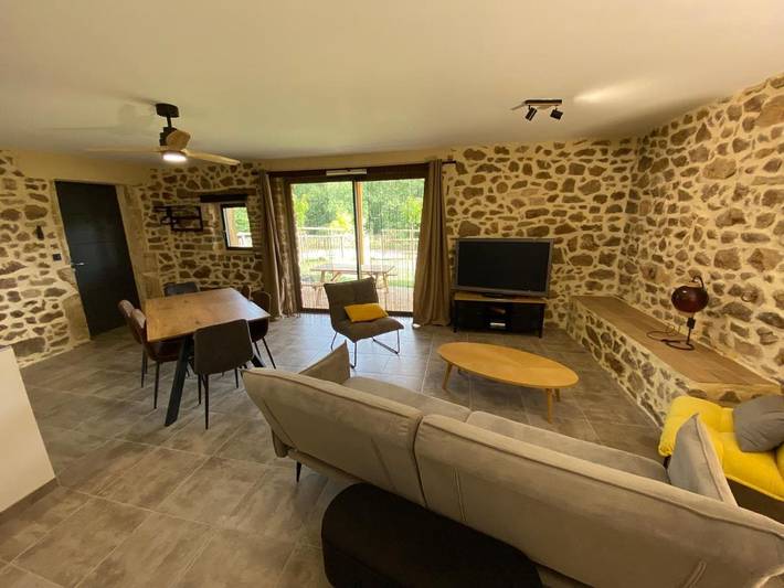 Gîte pour 6 personnes, avec jardin et vue à Aiguèze - 2