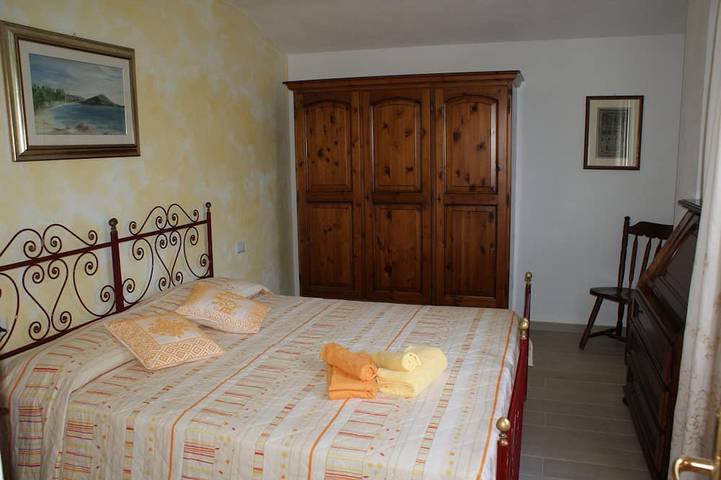 Appartamento intero, Bilocale Con Giardino  Comfort & Relax  A Pochi Minuti Dal Mare in Cala Gonone, Dorgali