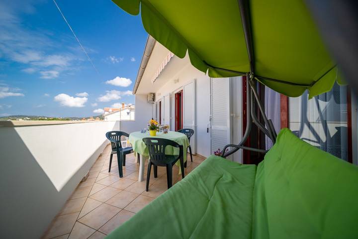 Ferienwohnung für 6 Personen, mit Balkon/Terrasse in Banjol