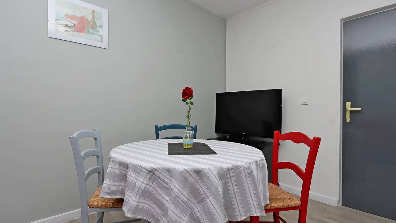 Appartamento intero, Appartamento vacanze per 4 persone con terrazza in Kaštel (Barbat), Barbat na Rabu
