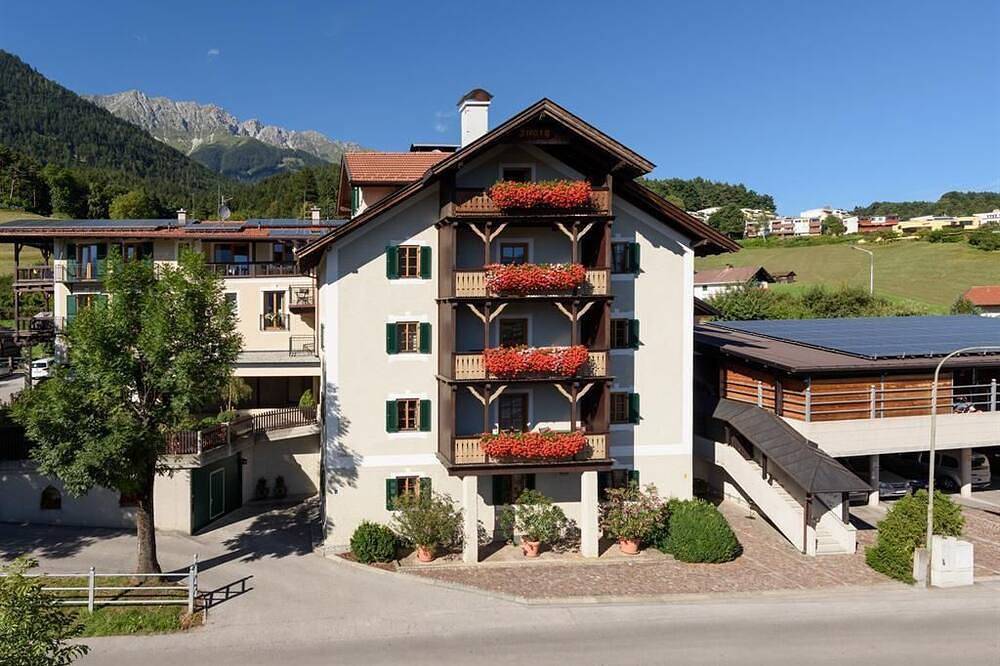 Apartment Top 3B \"Holzspiel\" - Kasperhof Appartments Innsbruck in Innsbruck, Innsbruck Land