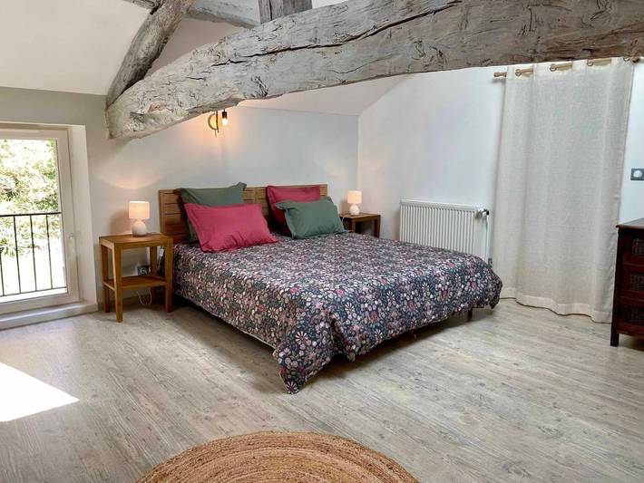 Chambre d’hôte pour 3 personnes, avec Balcon et Terrasse ainsi que Jardin et Vue