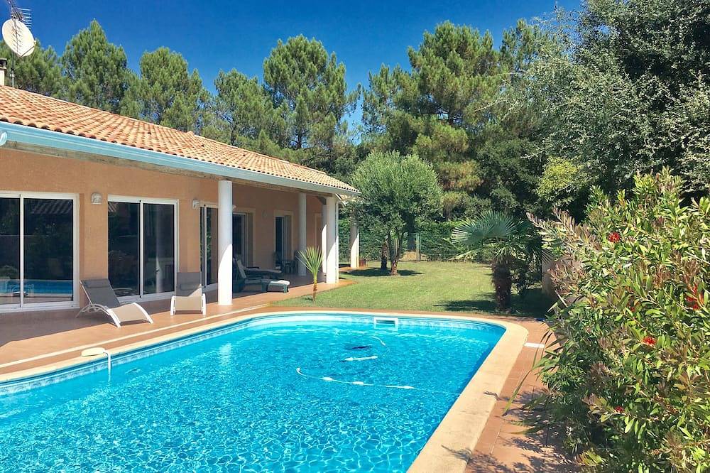 Villa pour 8 Personnes dans Soustons, Région de Dax