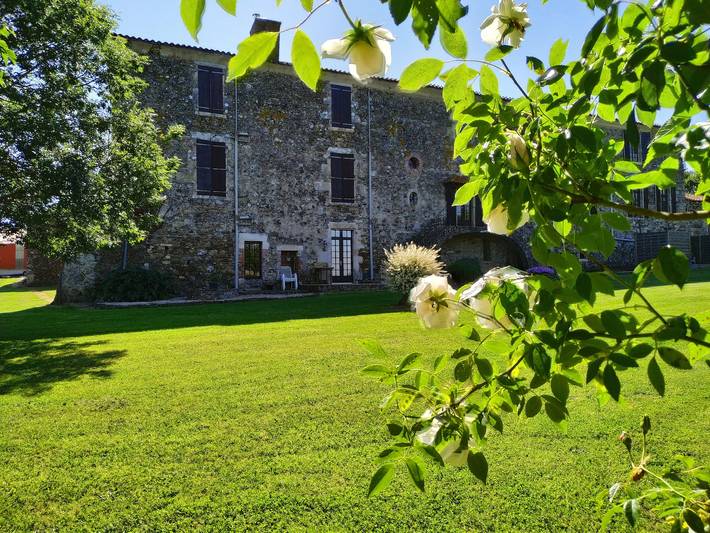 Gîte pour 6 personnes, avec piscine, adapté aux familles
