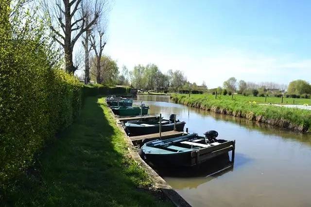 Mobil home pour 6 personnes, avec terrasse et piscine dans Marais de Clairmarais - 2