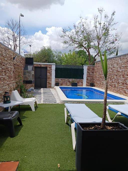 Three-Bedroom House in Bormujos, Provincia de Sevilla