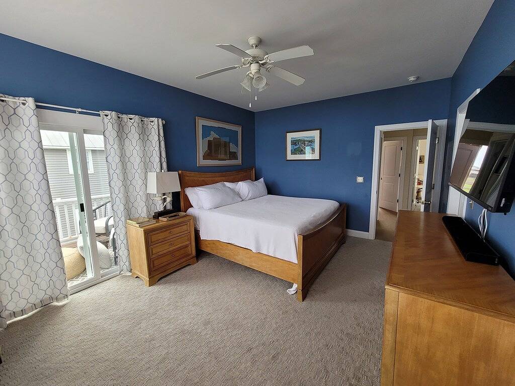 Pet friendly Ocean views Steps to Beach in Pleasure Island, New Hanover County