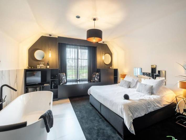 Location de vacances pour 16 personnes, avec terrasse et jacuzzi ainsi que sauna et jardin, adapté aux familles à Bilzen - 3