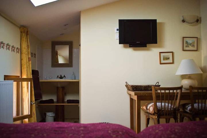 Grande maison  a la campagne ideal pour une reunion  familiale in Courmangoux, Jura Francais
