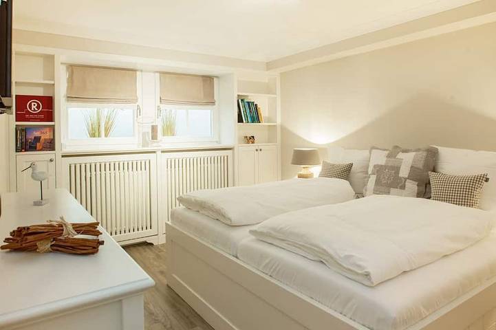 Ganze Wohnung, Bestehorn - Bestehorn - reetgedecktes, gepflegtes Objekt im Südosten von Keitum in Keitum, Sylt (Gemeinde)