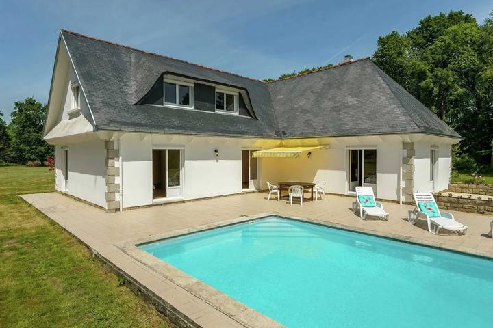 Villa pour 12 personnes, avec jardin et piscine à Concarneau