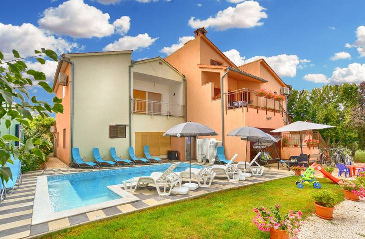 Appartamento vacanze per 5 persone, con terrazza e piscina, con animali domestici - 1