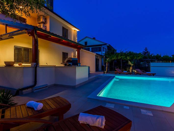 Ferienhaus für 6 Personen, mit Pool und Terrasse in Pula