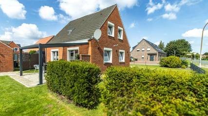 Ferienhaus für 6 Personen, mit Terrasse und Garten in Hage