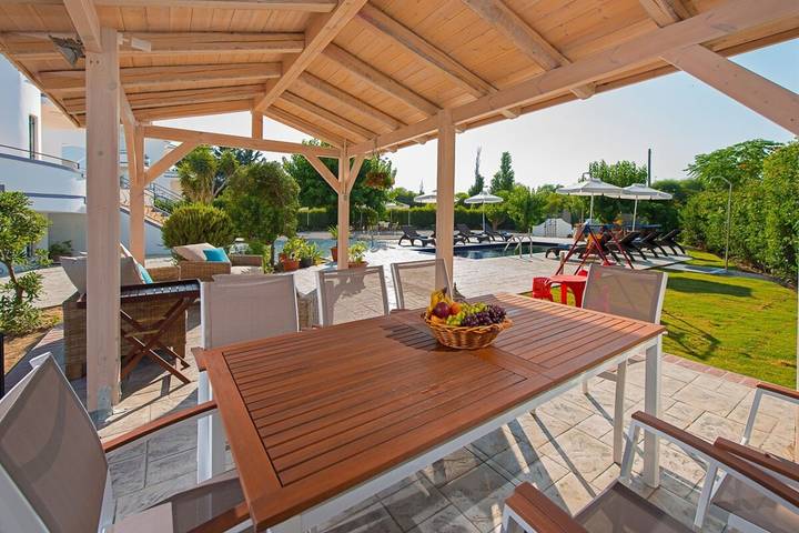 Location de vacances pour 8 personnes, avec balcon et jardin, adapté aux familles à Faliráki - 4